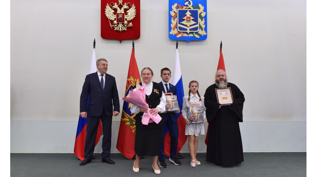 В Брянской области 813 женщин удостоены почетного звания «Материнская слава»