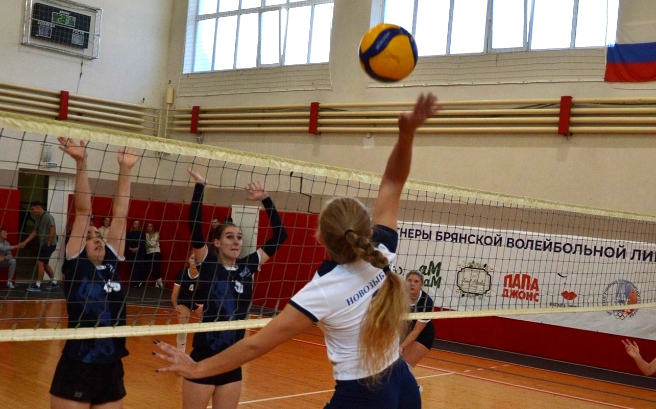 Новозыбковская «Искра» шагает с победами в Брянской волейбольной лиге