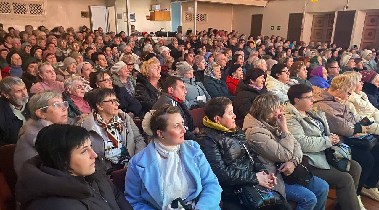 Концерт «Свет маминой любви» ко Дню матери прошёл в Новозыбкове