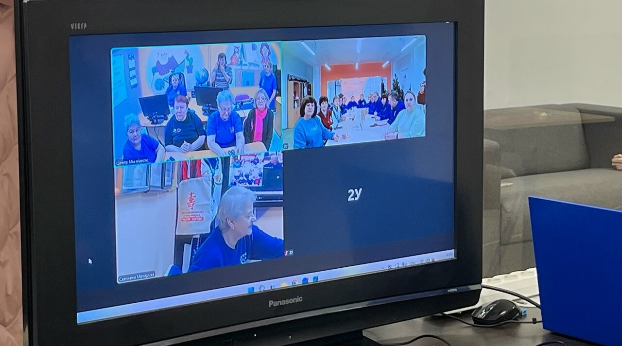 Новозыбковские серебряные волонтеры провели телемост с единомышленниками