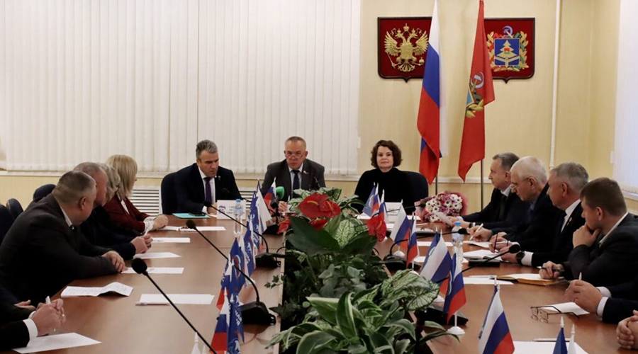 Депутатский корпус Новозыбкова принял участие в региональном форуме муниципальных депутатов