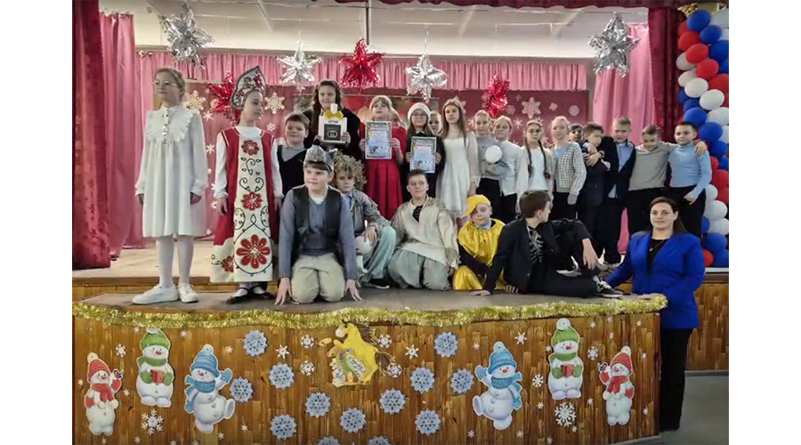 В школах Новозыбкова начались новогодние утренники