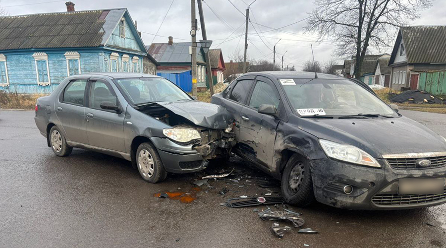 В Новозыбкове Форд не уступил дорогу Фиат