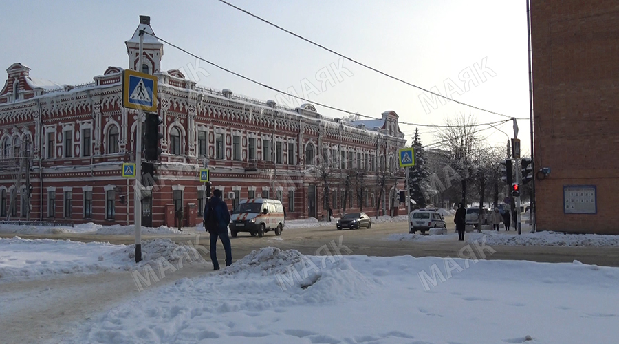 Новозыбковским организациям напоминают о борьбе с сосульками