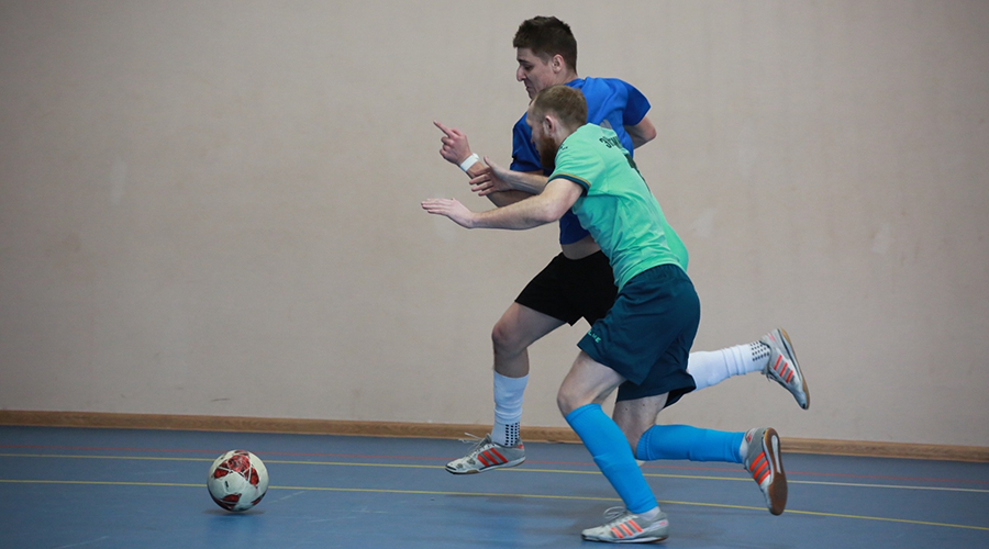 Новозыбковские футболисты начали укреплять позиции