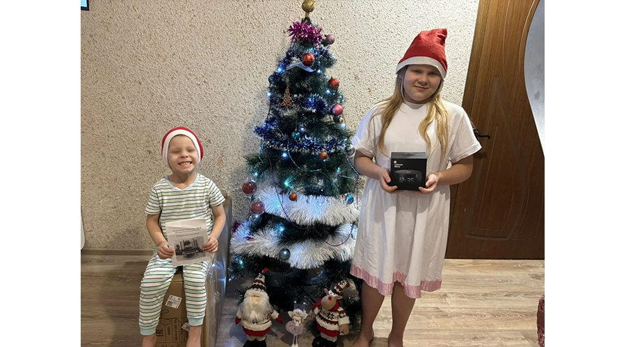 Новогодние желания юных новозыбковцев исполнили сотрудники ФСИН