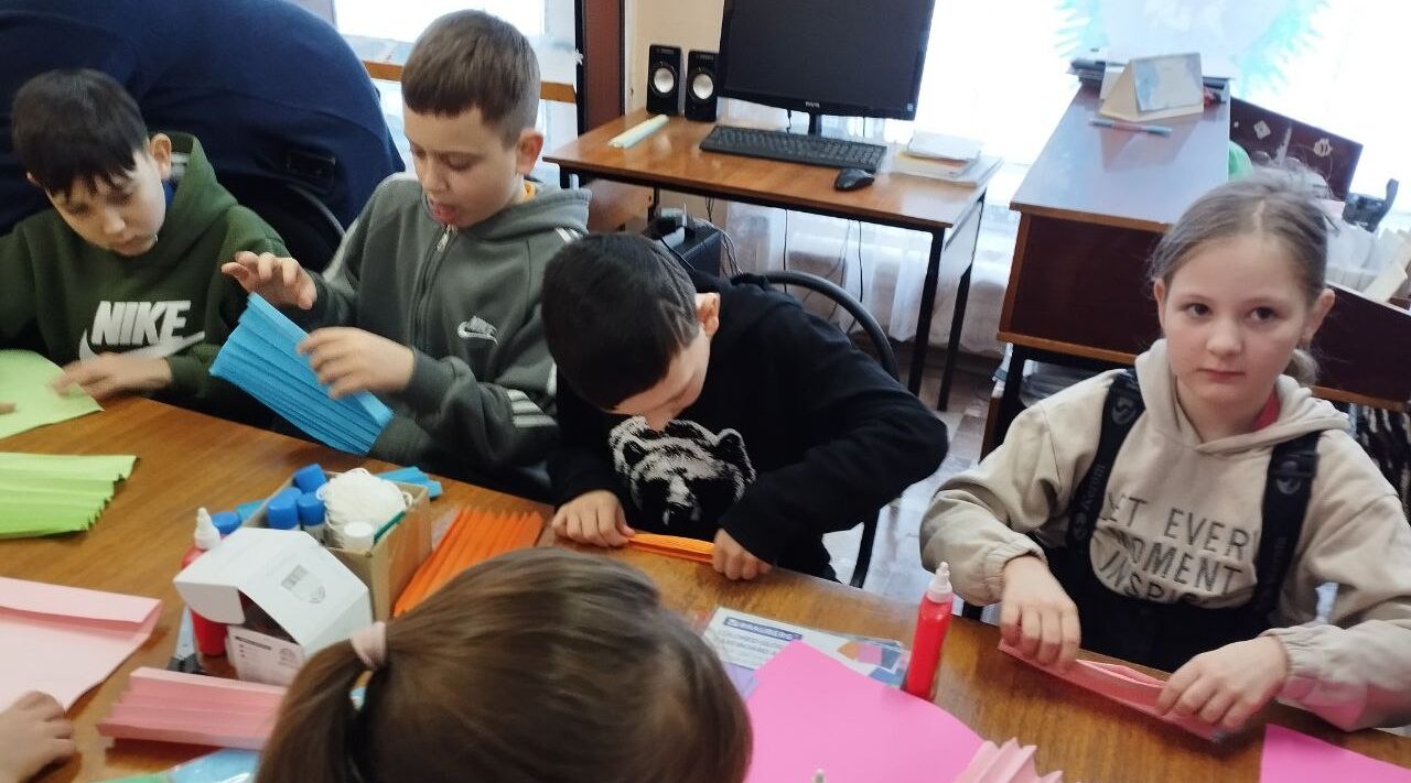 Новозыбковские ребятишки окунулись в рождественские хлопоты