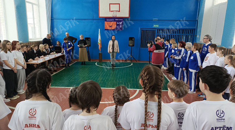 В Новозыбкове прошел инклюзивный турнир по настольным играм