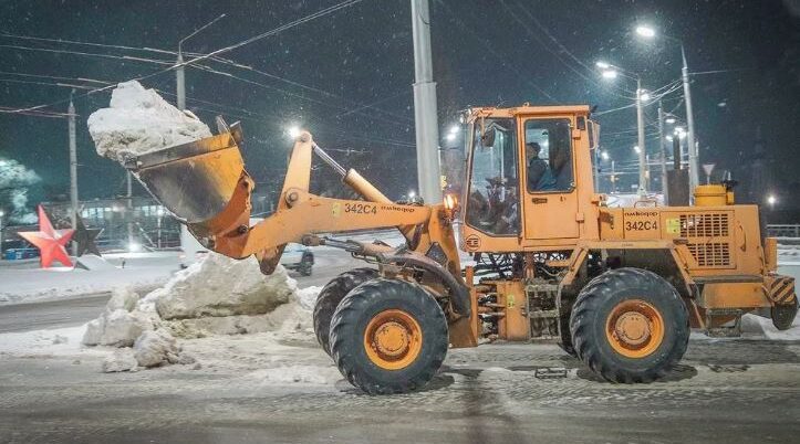 За выходные с брянских улиц вывезли свыше 5 800 тонн снега