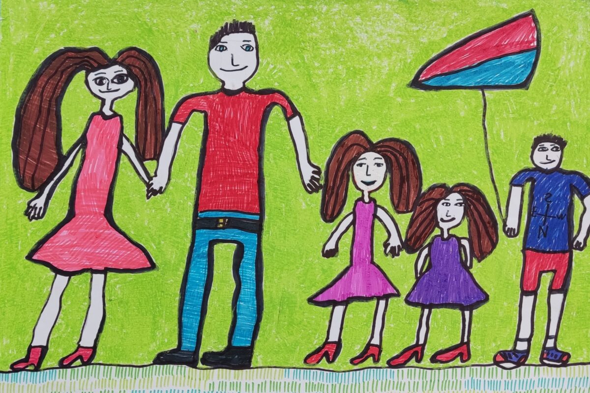 Видео глазами родителей. Рисунок семья глазами ребенка 10 лет. Рисунки на тему семья глазами ребёнка. Моя семья рисунок в художественную школу. Рисунки семья моя Вселенная.