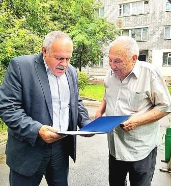 В Новозыбковском городском округе чествовали с 87-летием Виталия Амельянчика