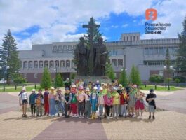 От палеолита до партизанских троп: участники «Лиги Экскурсоводов» проводят просветительские экскурсии для брянских школьников и студентов