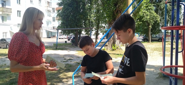 Новозыбковские библиотекари рассказали, куда обращаться при обнаружении подозрительного предмета