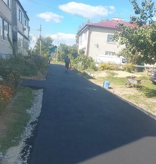 В Новозыбкове благоустраивают дворовые территории