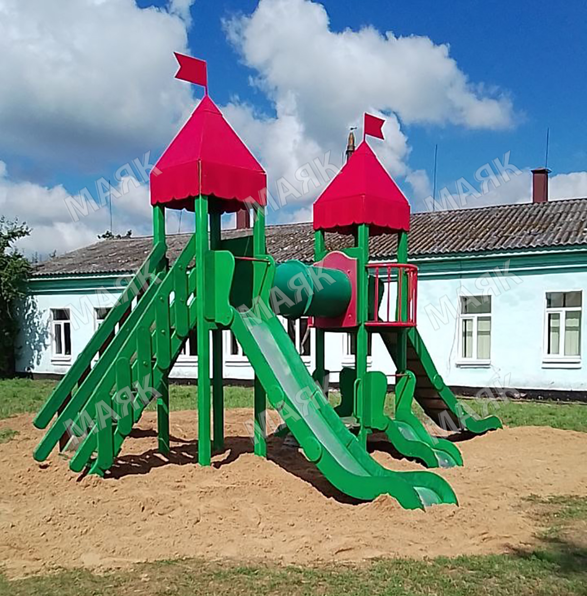 Игровой комплекс установлен на территории структурного подразделения  новозыбковской школы № 6