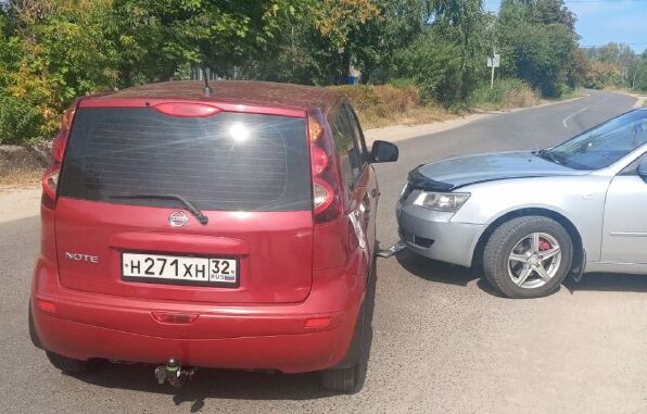 В Новозыбкове столкнулись две иномарки