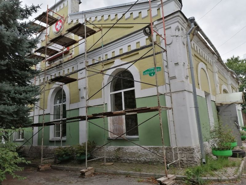 В брянских Клинцах ремонтируют здания горбольницы