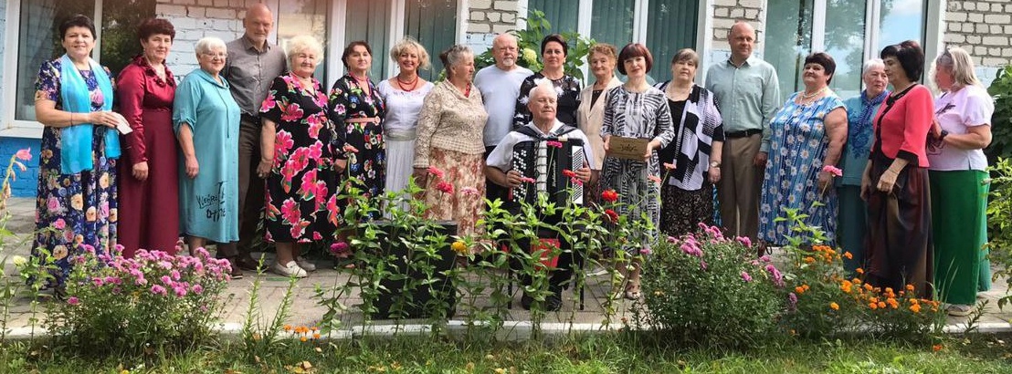 Новозыбковский «Оптимист» побывал в Деменке с концертом