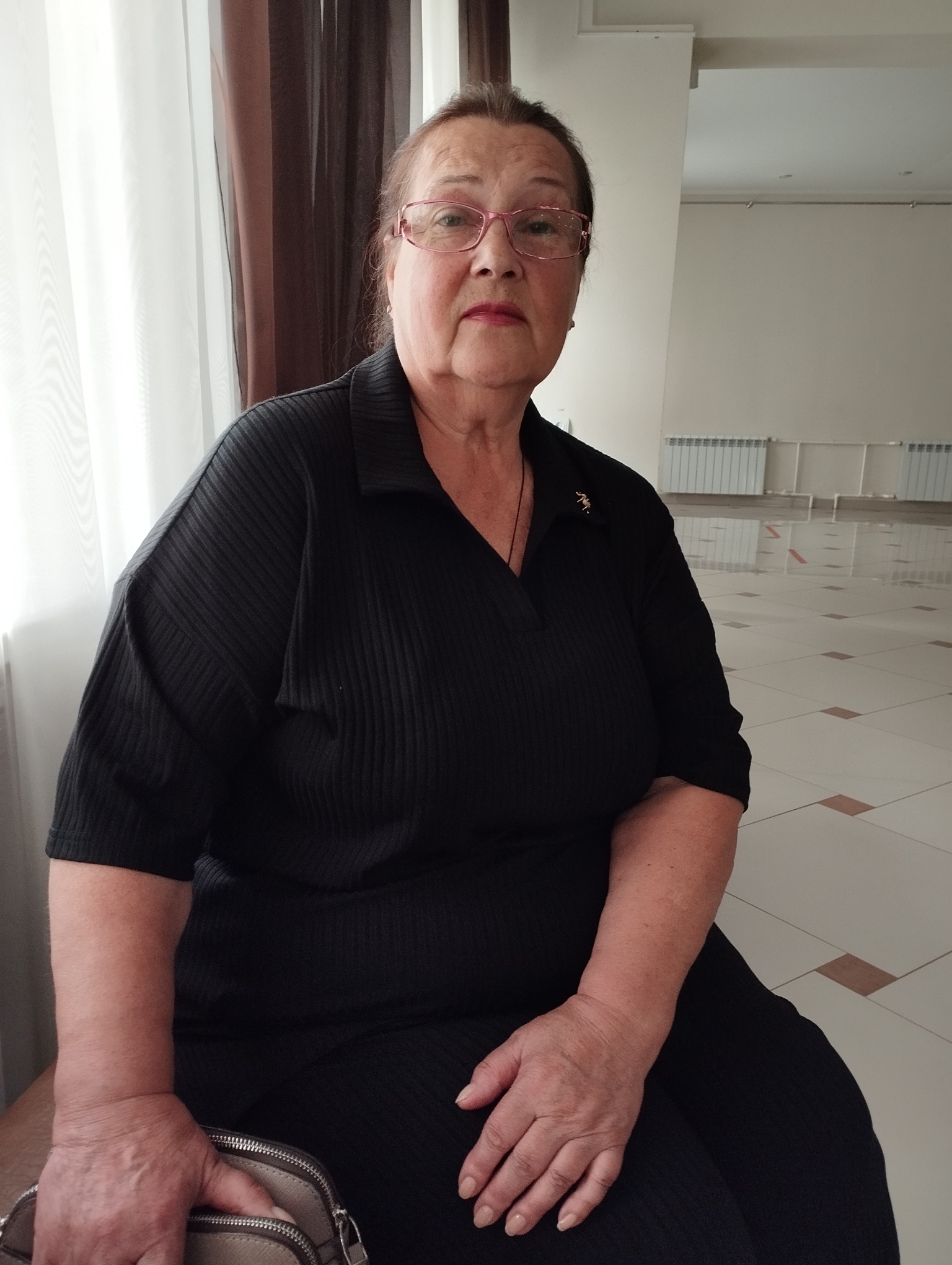 В Новозыбкове состоялась литературная встреча с членом Союза писателей России Эвелиной Чарковской