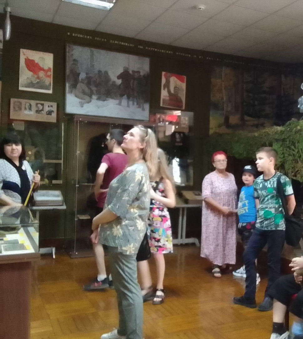 В Новозыбковском краеведческом музее организовали экскурсию для семей с детьми