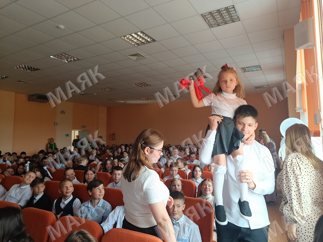 Первый звонок прозвенел в школе № 3 города Новозыбков