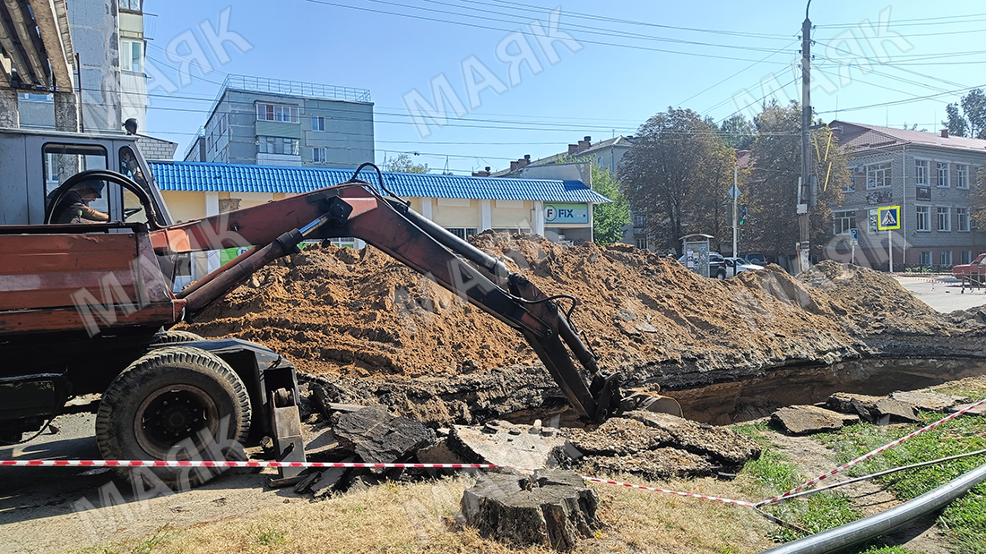 В Новозыбкове производят укладку самотечного магистрального коллектора