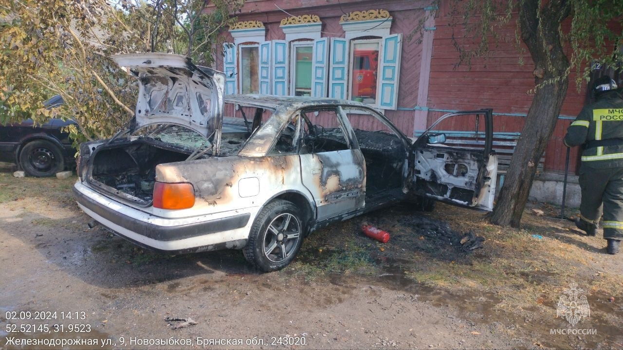 В Новозыбкове сгорел автомобиль
