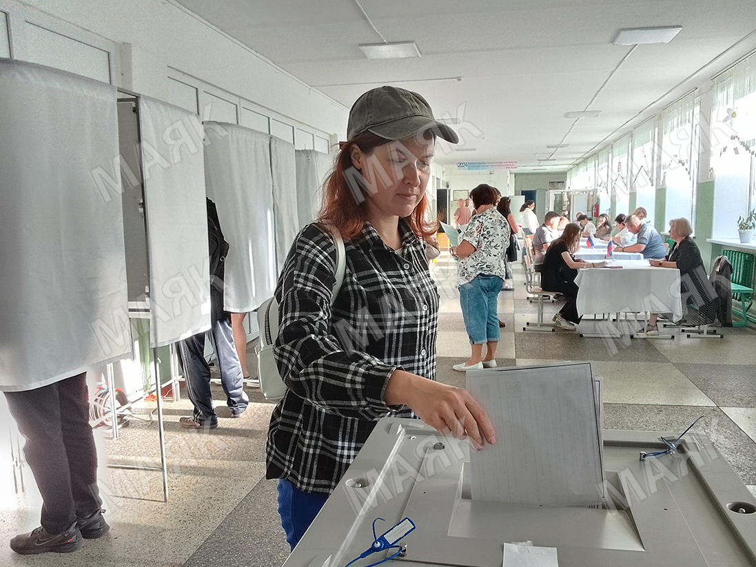 Новозыбчанка Ирина Львова первой пришла на свой избирательный участок