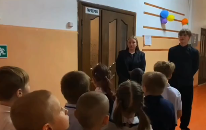 Для первоклассников школы №3 Новозыбкова старшеклассники провели экскурсию