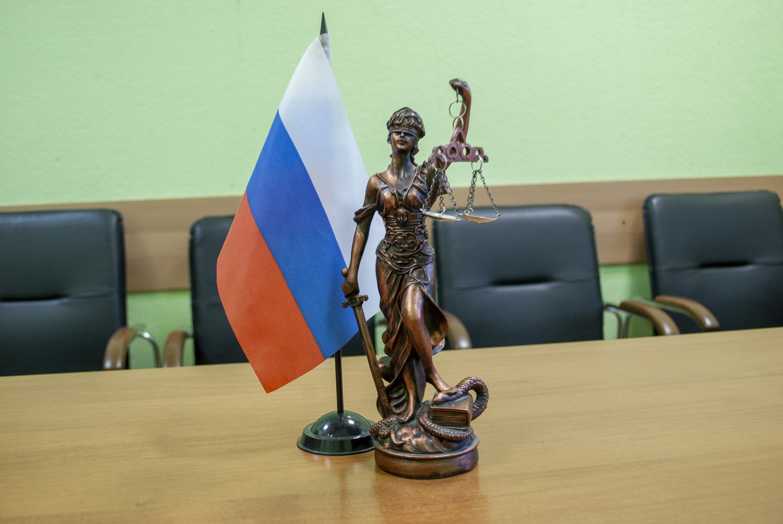 Новозыбковский городской суд взыскал более 300 тысяч рублей на расходы по уничтожению алкогольной продукции