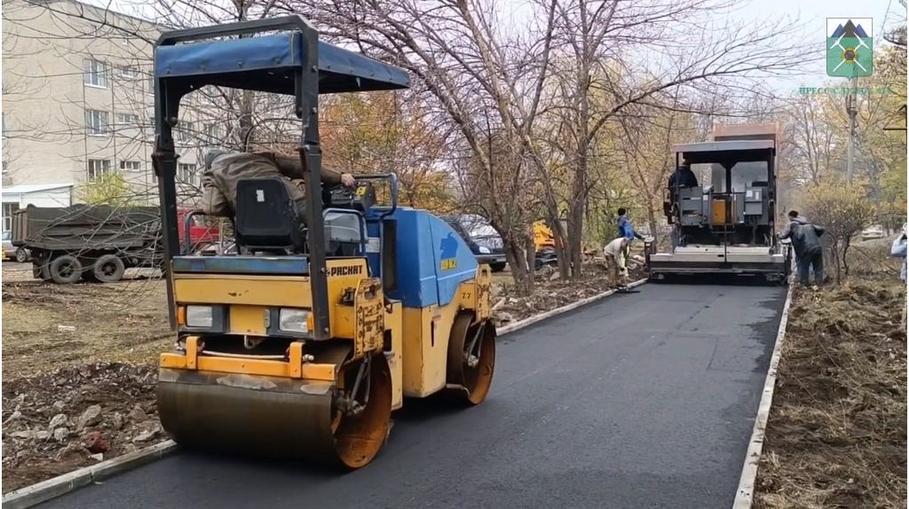 Брянские дорожники работают в Брянке