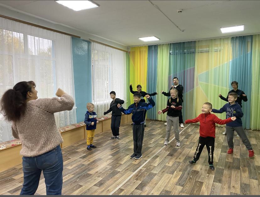 Танцами по осенней хандре «ударили» в Новозыбкове