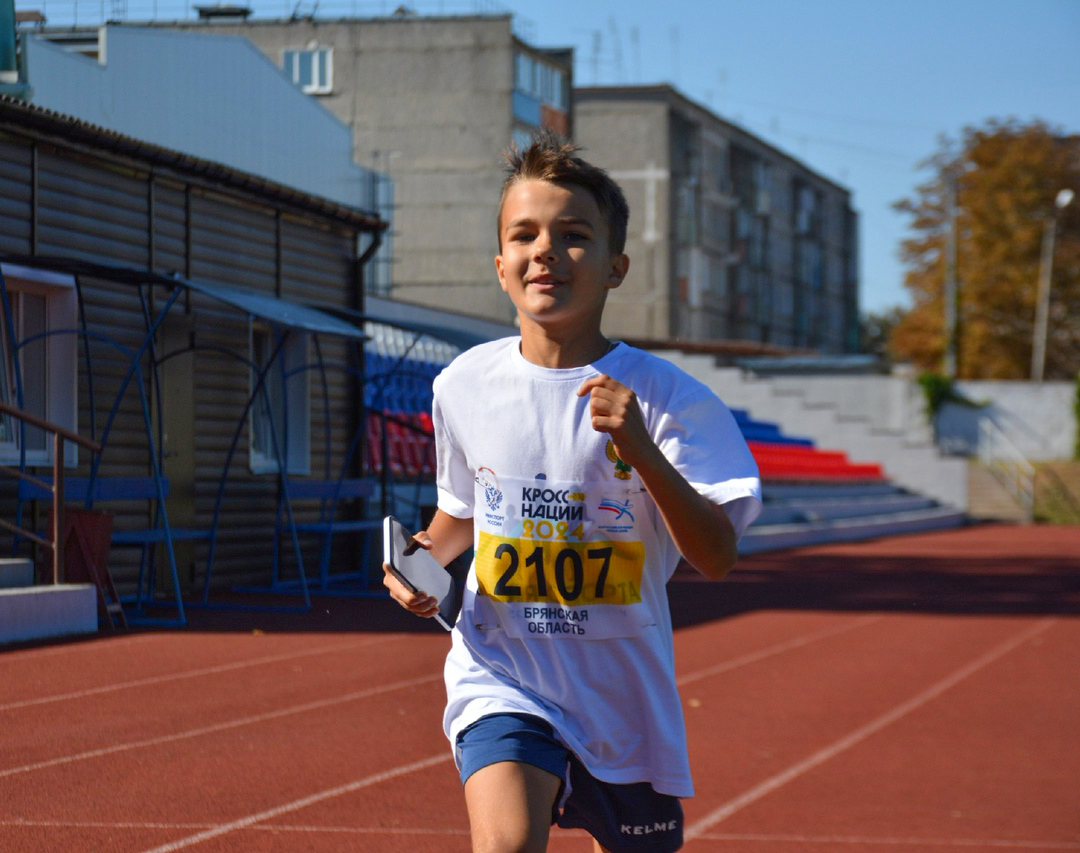 Новозыбковец Кирилл Кириков победил в «Кроссе нации-2024»