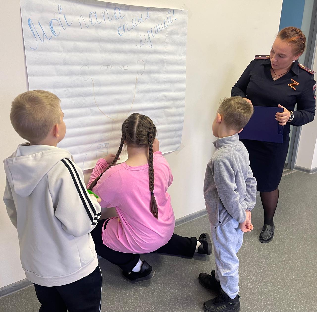 Транспортные полицейские ЛОП станции Унеча провели мероприятие в рамках «Года семьи», посвященное празднованию «Дня отца»