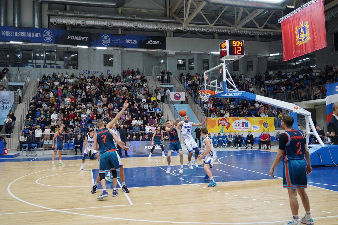 В брянском Дворце единоборств начался  Чемпионат России по баскетболу