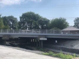 Благодаря дорожному нaцпроекту в Брянской области строят и ремонтируют мoстoвые соoружения