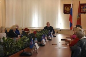 Председатель комитета Госдумы по физкультуре и спорту Олег Матыцин встретился с руководителями образовательных учреждений Брянска