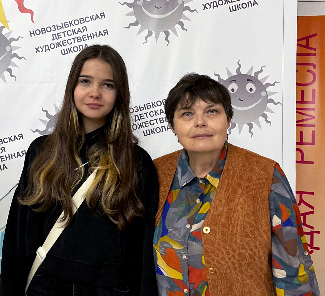 Новозыбчанка Елизавета Рыбачук: «Подбирать оттенки акварели к старинным домам увлекательно»