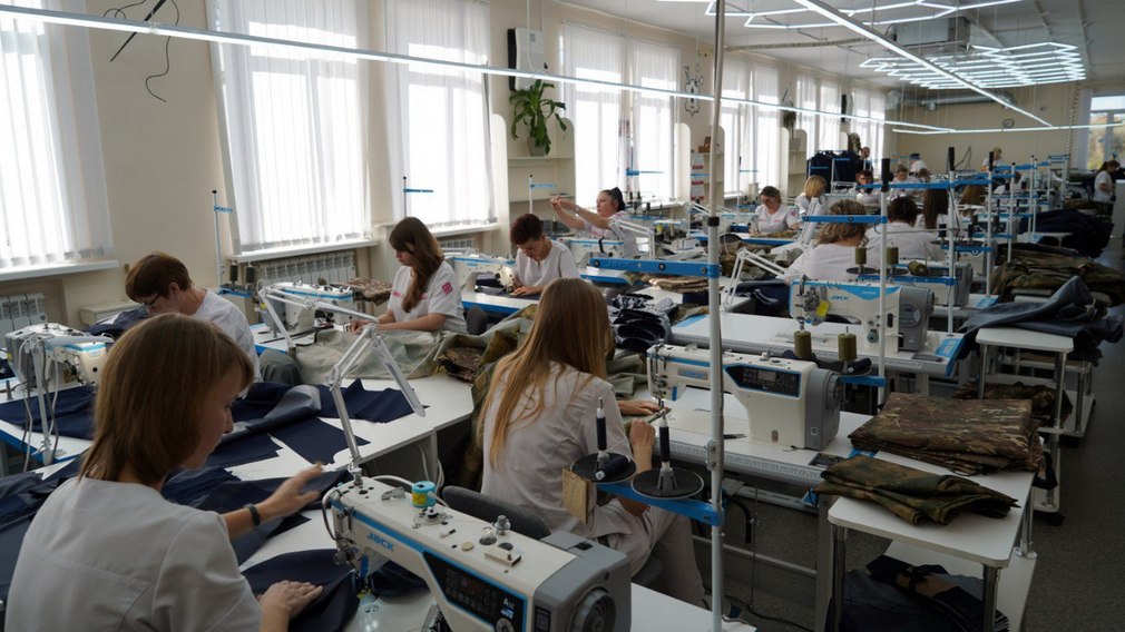 Новые кадры готовят на Брянской швейной фабрике