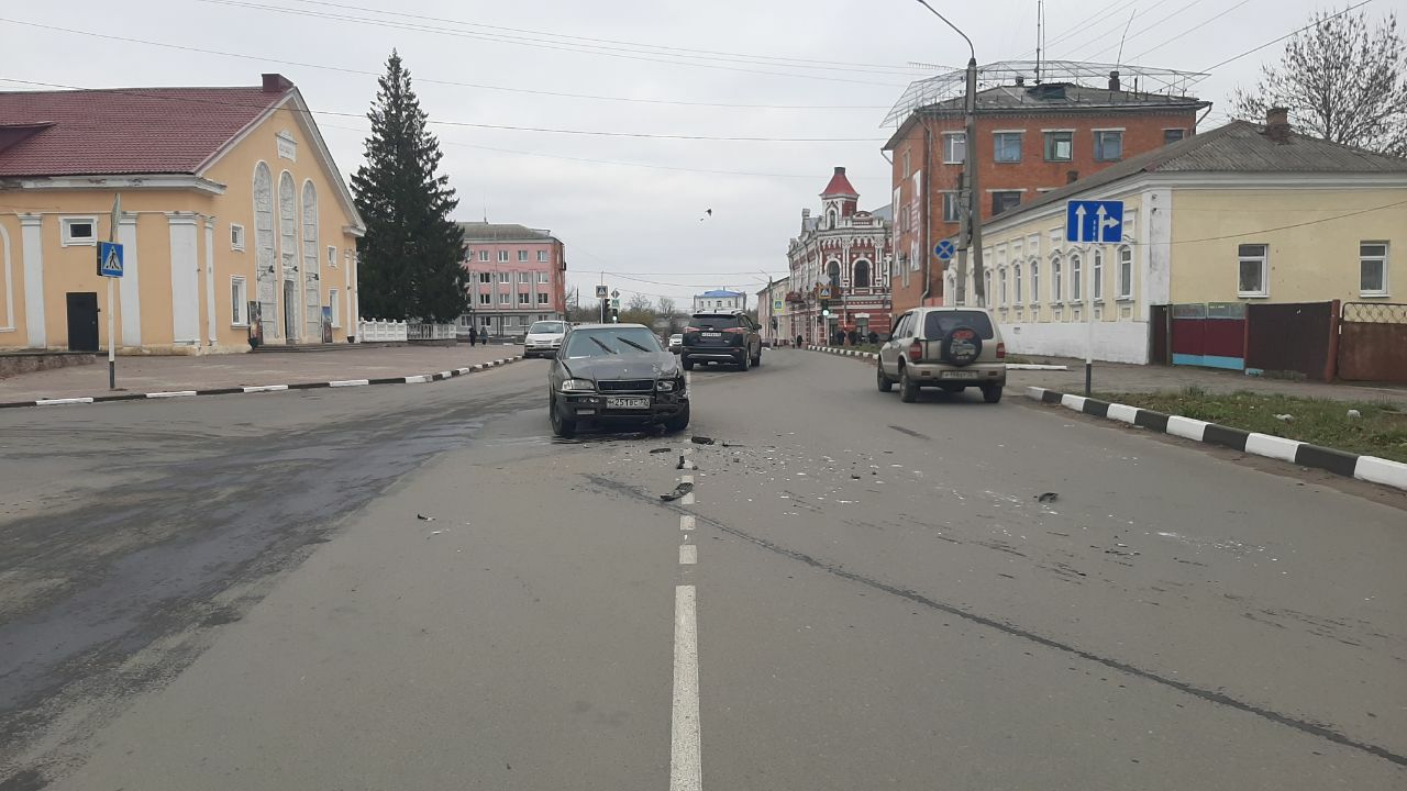 Иномарка и отечественное авто не поделили дорогу в Новозыбкове