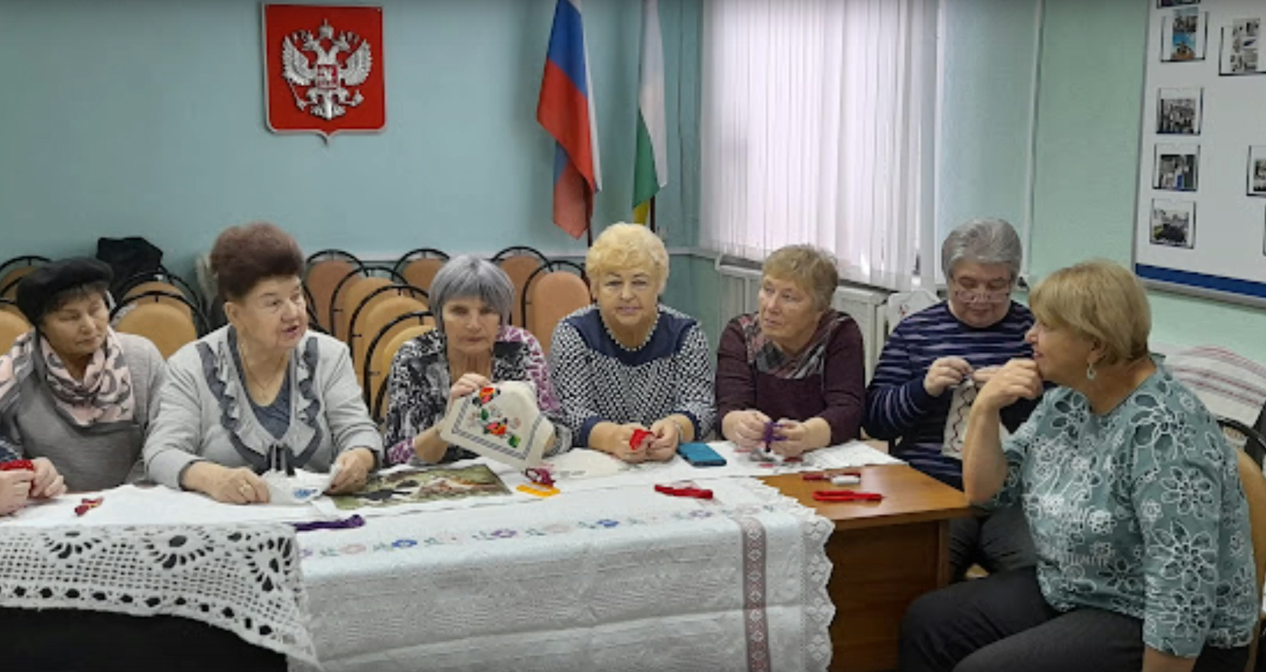 Секретами вышивки делились в Новозыбковском отделении Союза пенсионеров