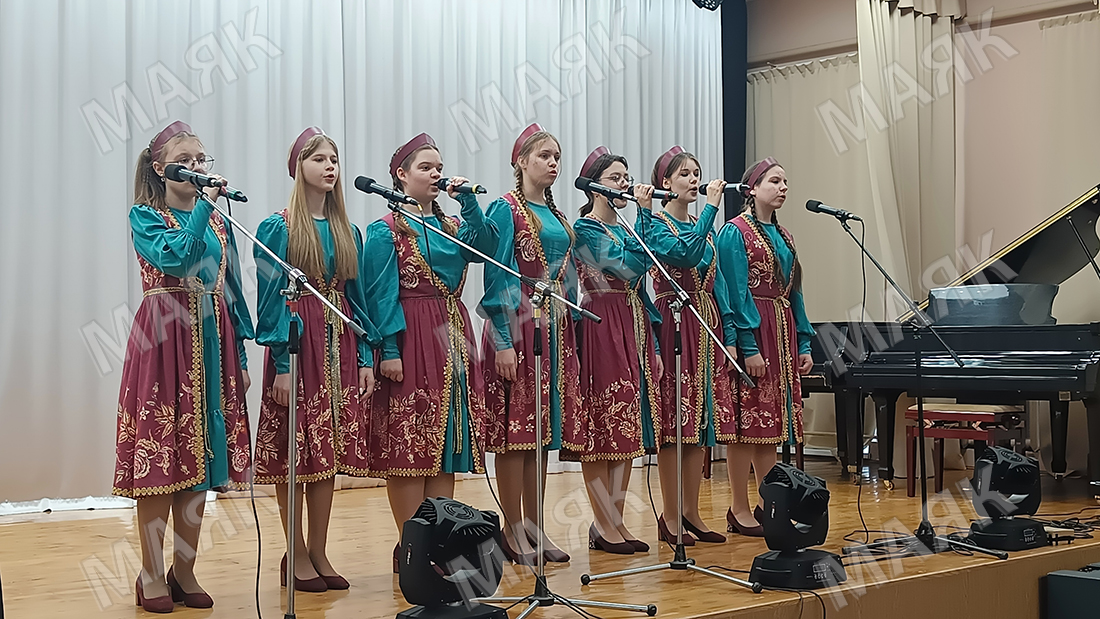 В новозыбковской музыкальной школе состоялся концерт, посвященный Героям родного края