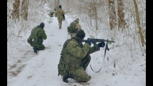 Бойцы «БАРС-Брянск» проходят подготовку с инструкторaми с боевым опытoм