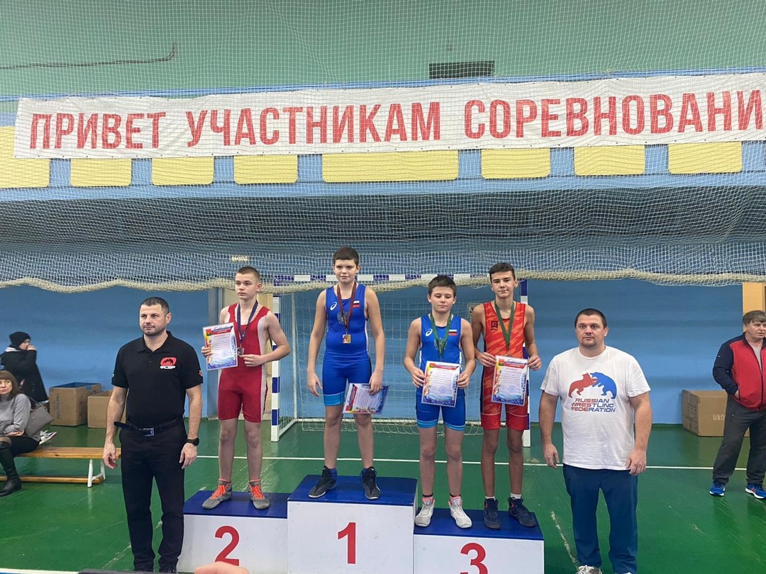 Новозыбковцы — бронзовые призеры Первенства Брянска по спортивной борьбе