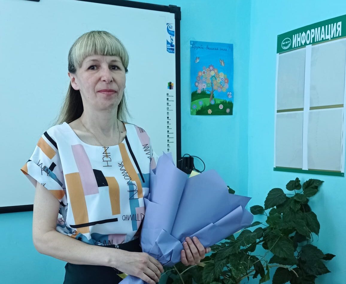 Новозыбчанка Анна Смельницкая всю жизнь трудится в стенах родного учебного заведения.