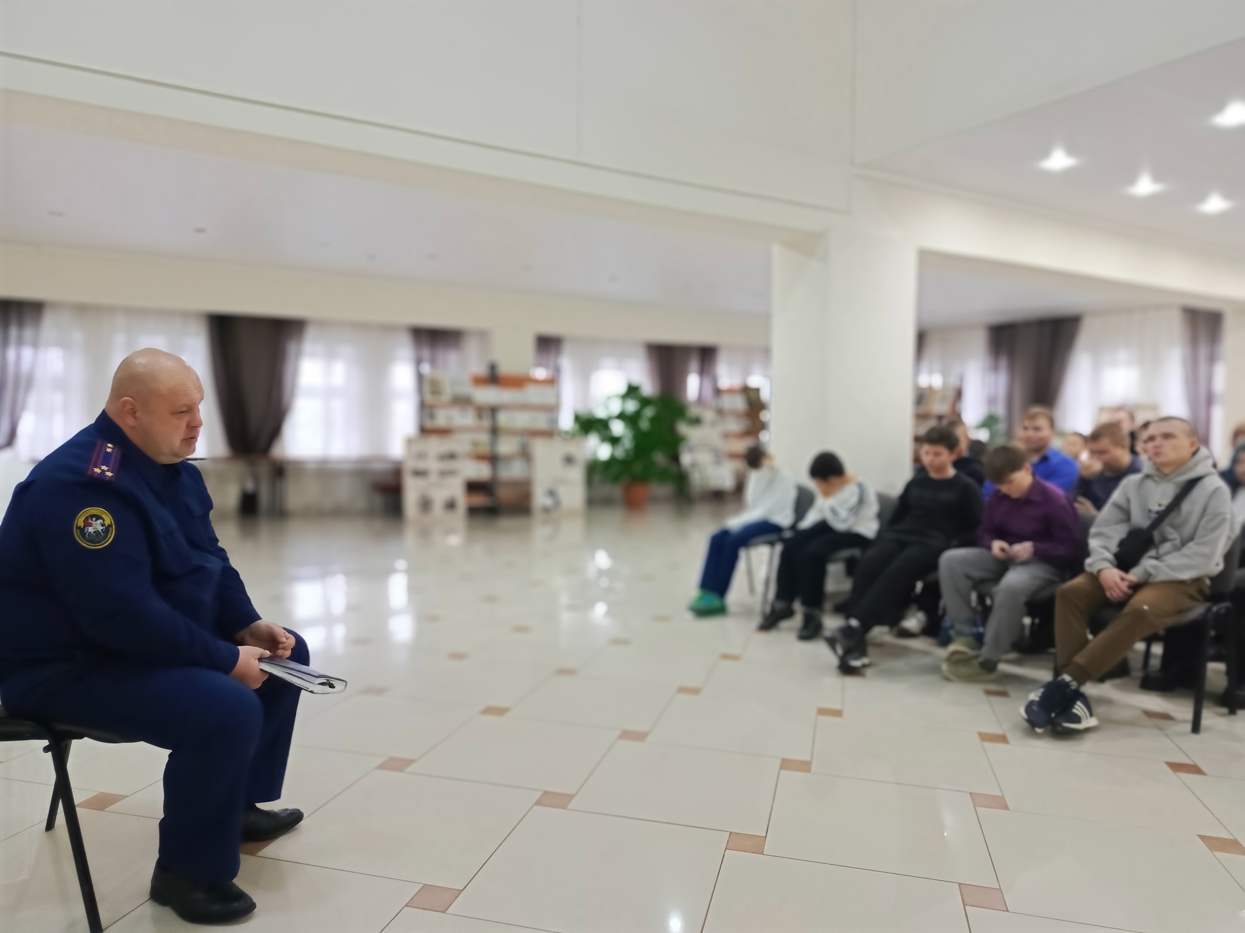 Первые Новозыбкова встретились со следователем Александром Скрипкиным