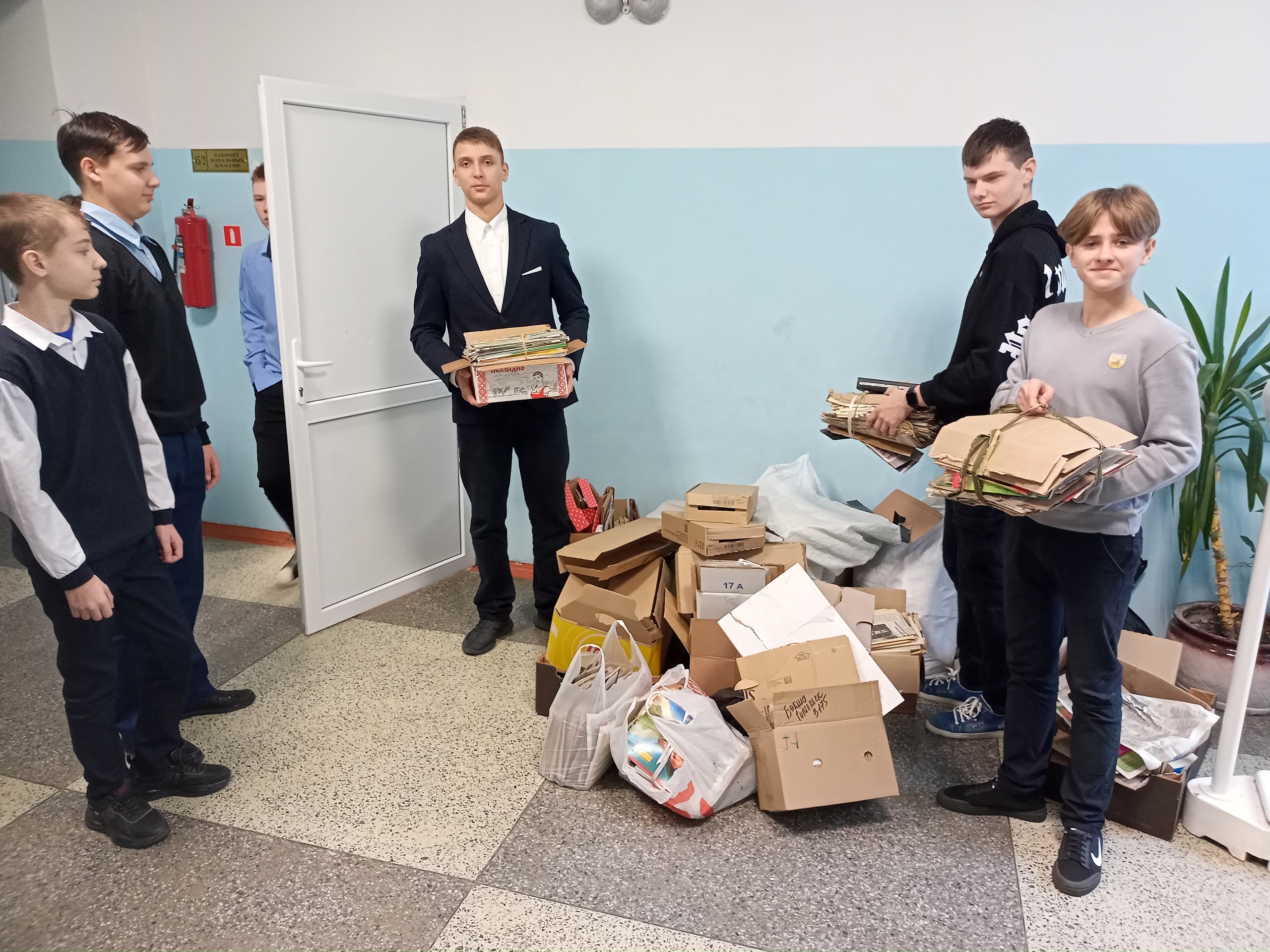 Новозыбковцы присоединились к акции «Сдай макулатуру! Спаси дерево»