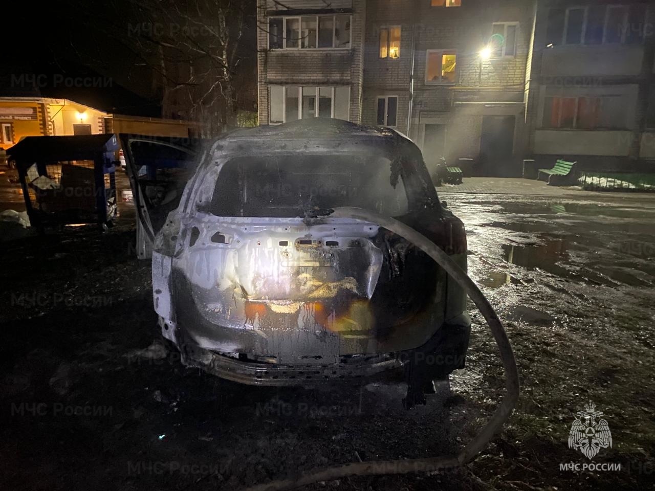 В Новозыбкове горел автомобиль