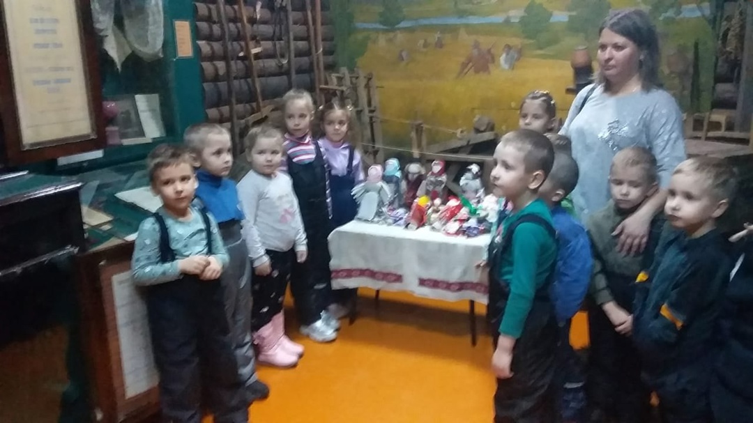 Юные новозыбковцы приобщаются к традициям старины