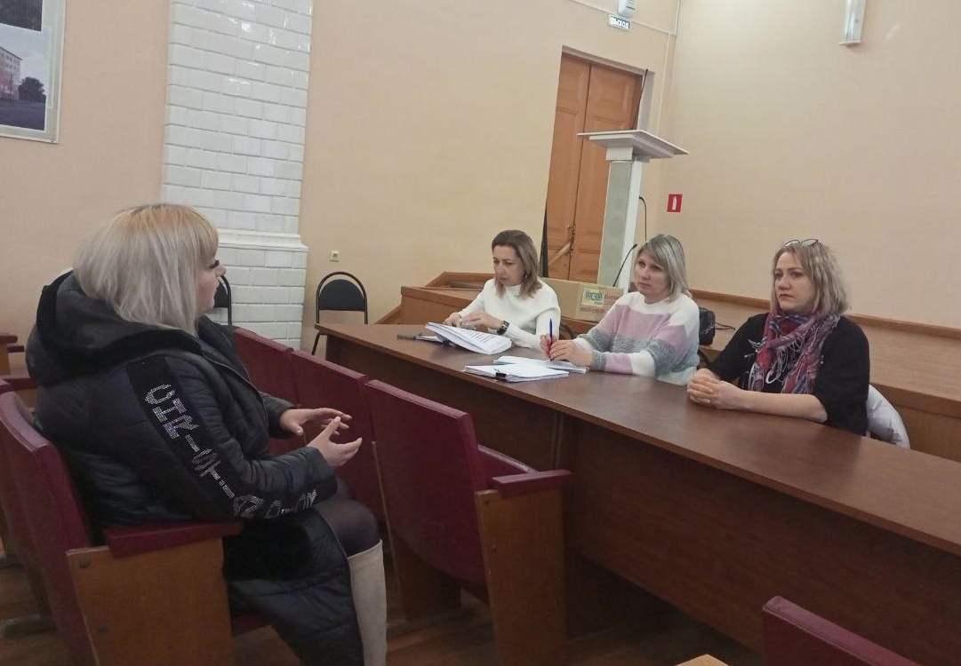 Еще два новозыбковца оформили соцконтракт